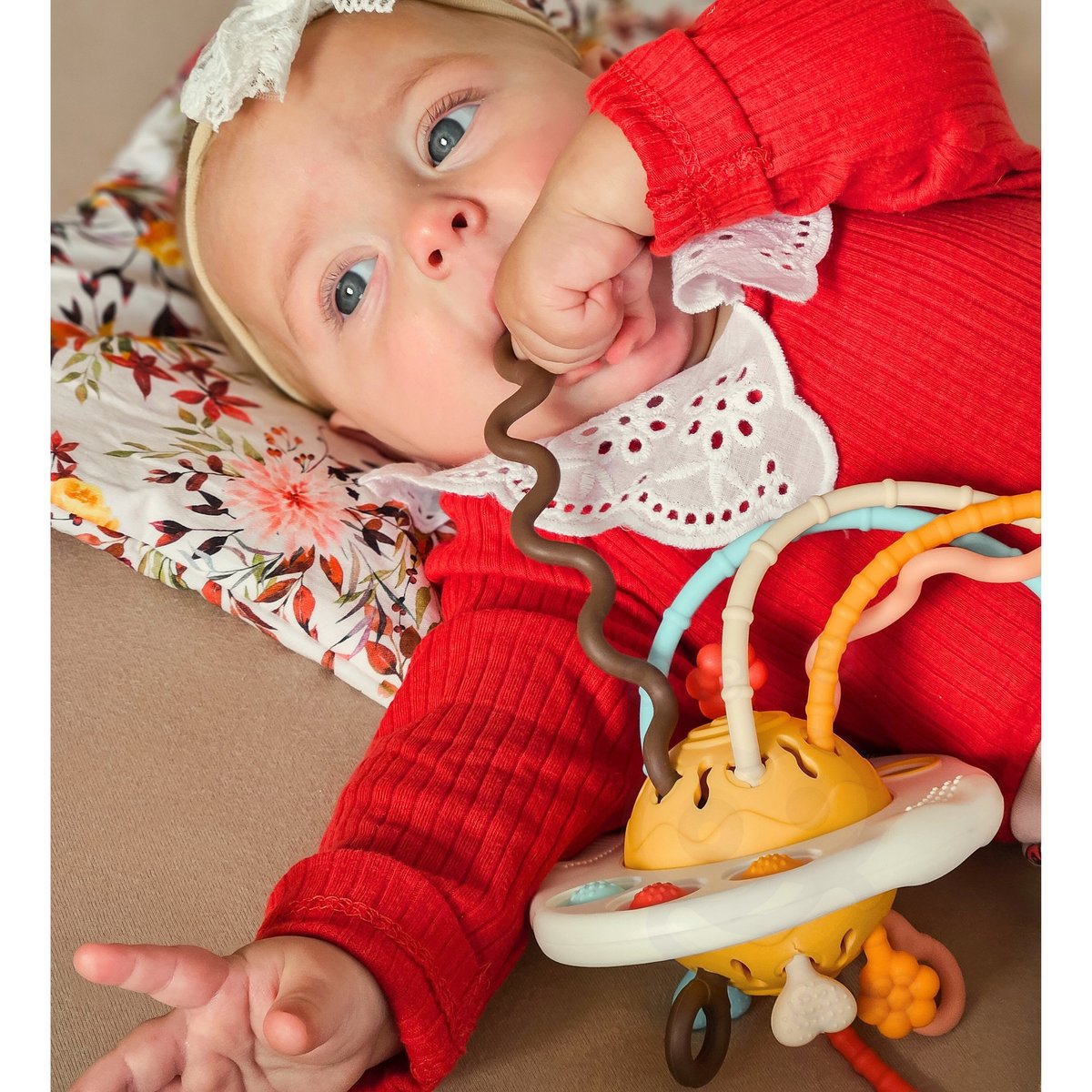 Zabawka Sensoryczna Montessori Gryzak Grzechotka Wielofunkcyjny UFO WOOPIE BABY – zdjęcie 13