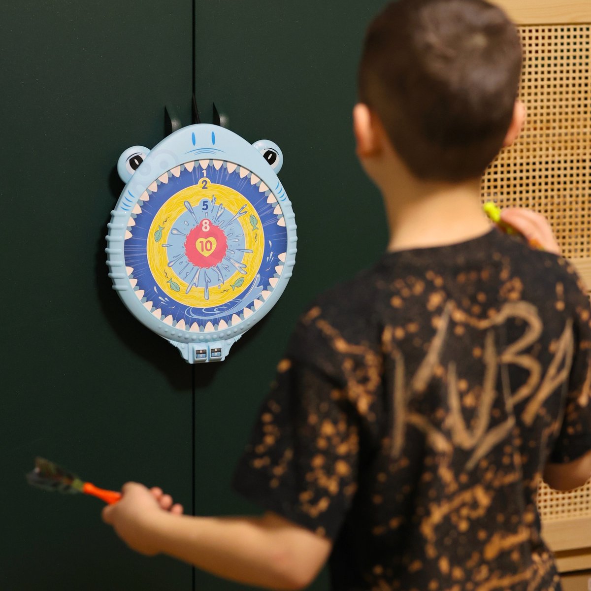 Magnetyczna Gra w Rzutki Dart Tarcza Wesoły Rekinek WOOPIE – zdjęcie 7