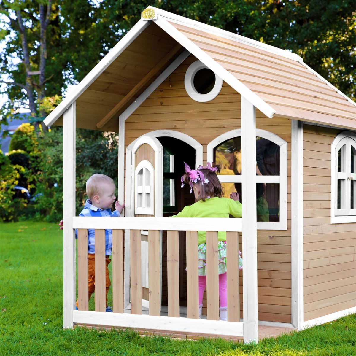 AXI Drewniany Domek z Oknami Alex Playhouse 178 cm