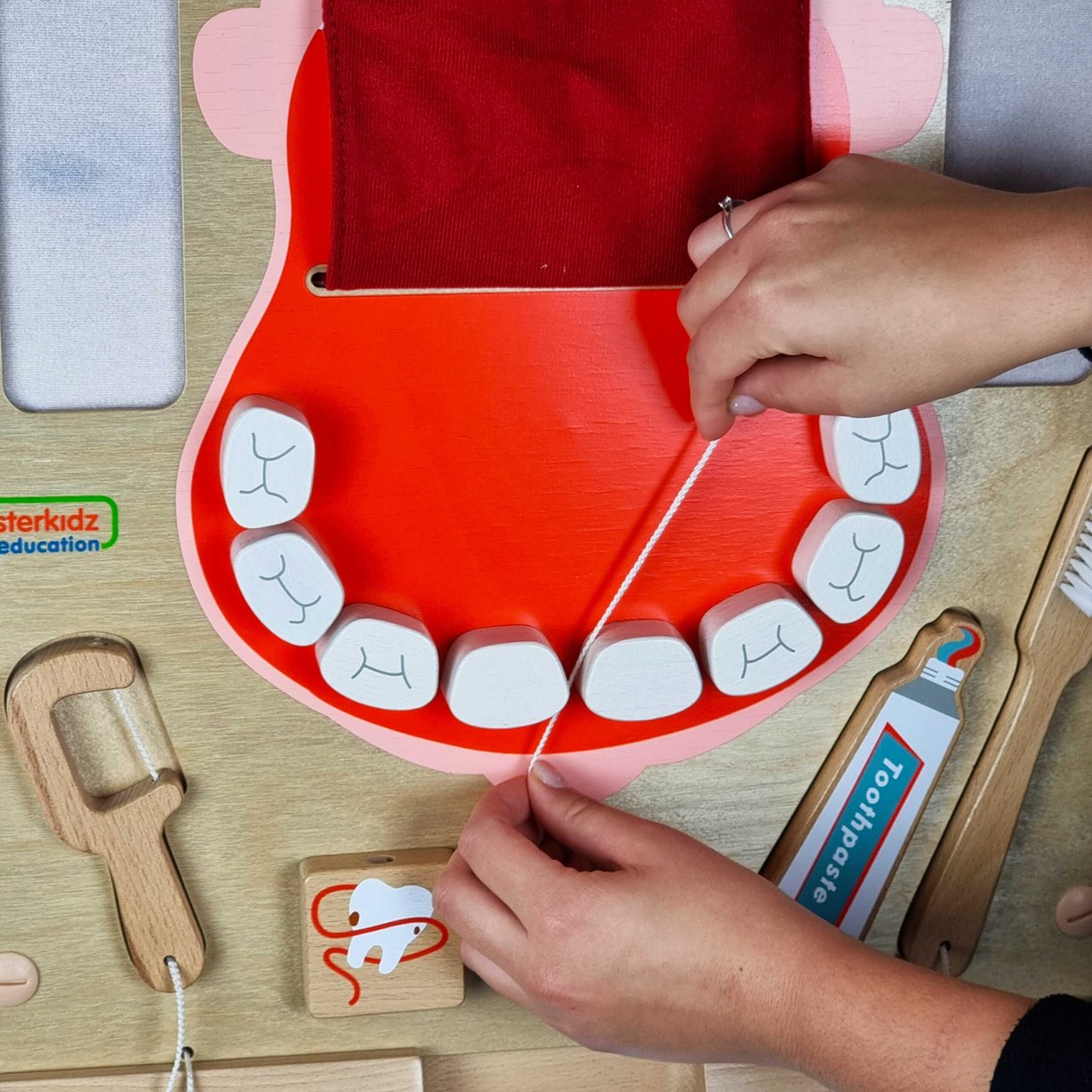 Edukacyjna Tablica Drewniana Higiena Jamy Ustnej Montessori MASTERKIDZ – zdjęcie 21