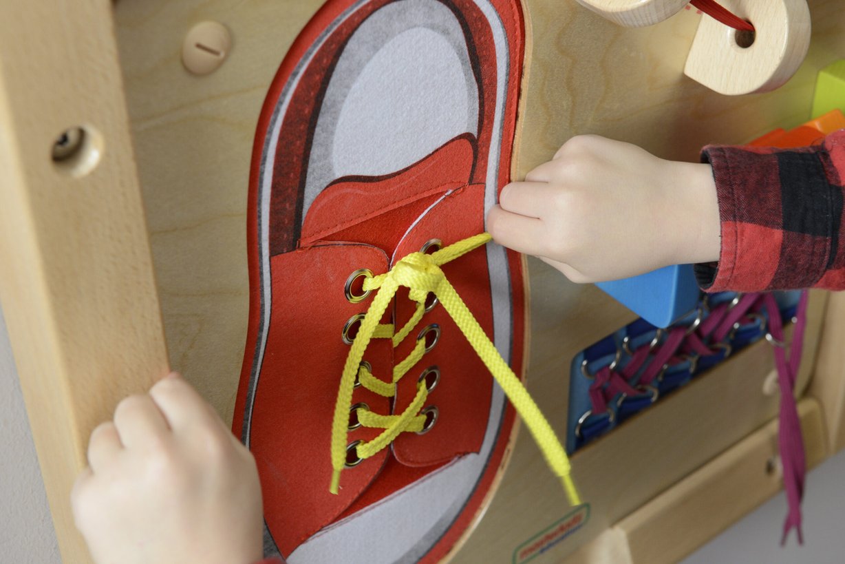 Tablica Edukacyjna do Nauki Sznurowania i Ćwiczenia Zręczności Manualnej MASTERKIDZ