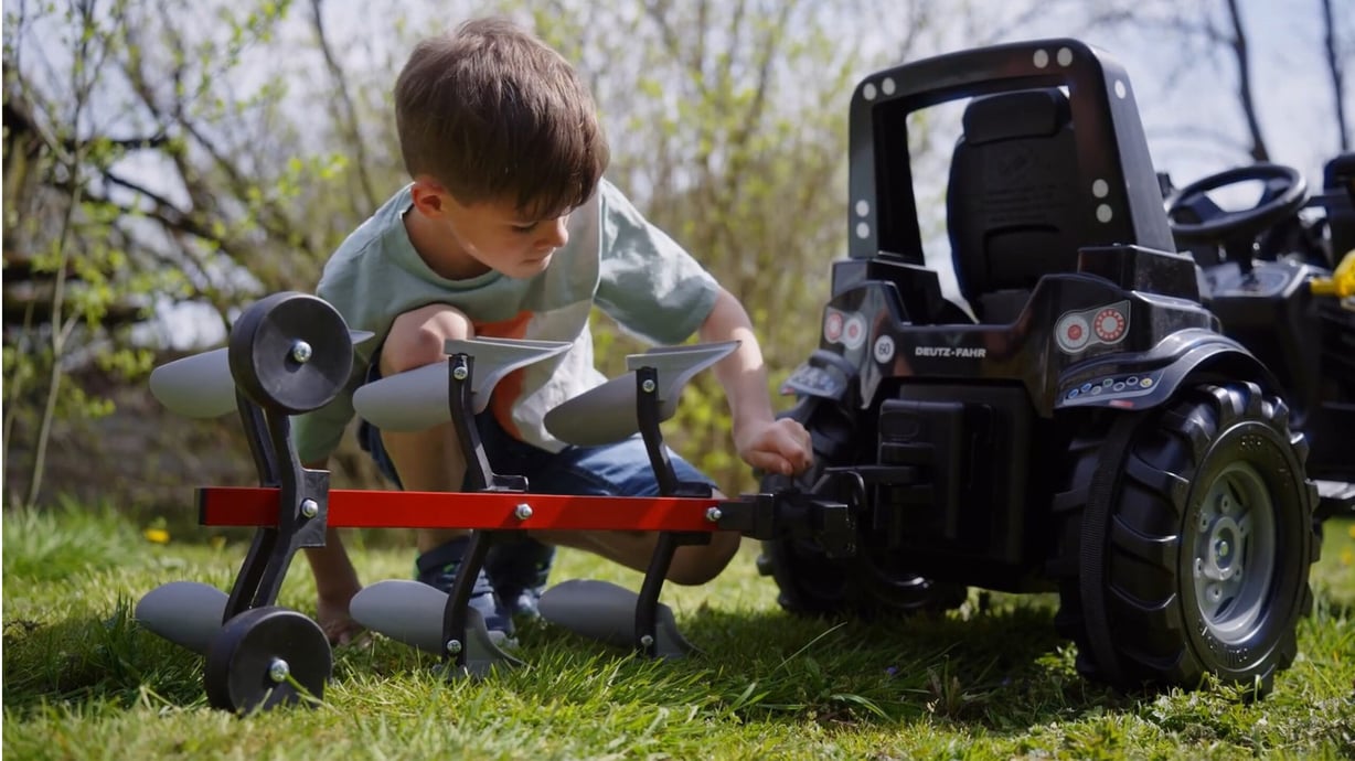 ROLLY TOYS Pług Wieloskibowy Obracany NIEMEYER