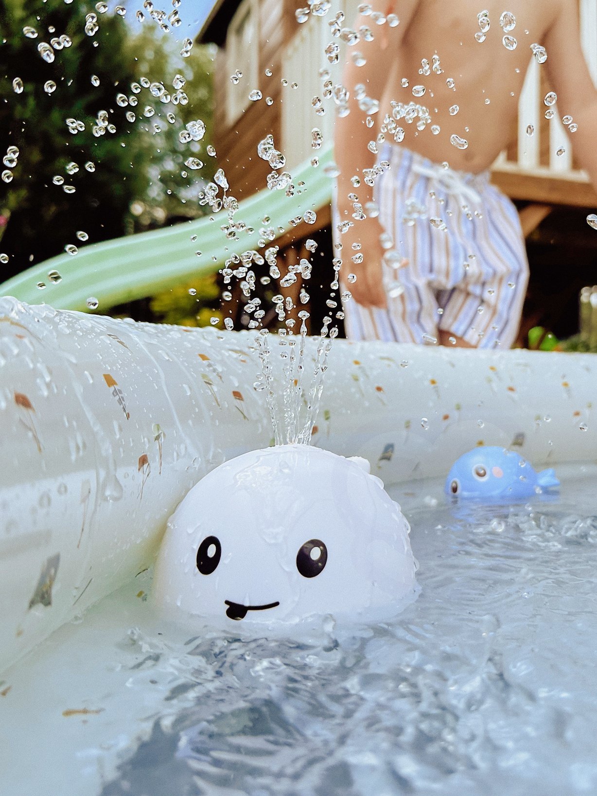 Zabawka do Kąpieli Wieloryb Tryskający Wodą Fontanna LED WOOPIE BABY – zdjęcie 10