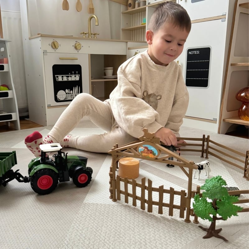 WOOPIE Zestaw Mini Farma Traktor Zwierzęta Osada Farma Rolnik 1:24