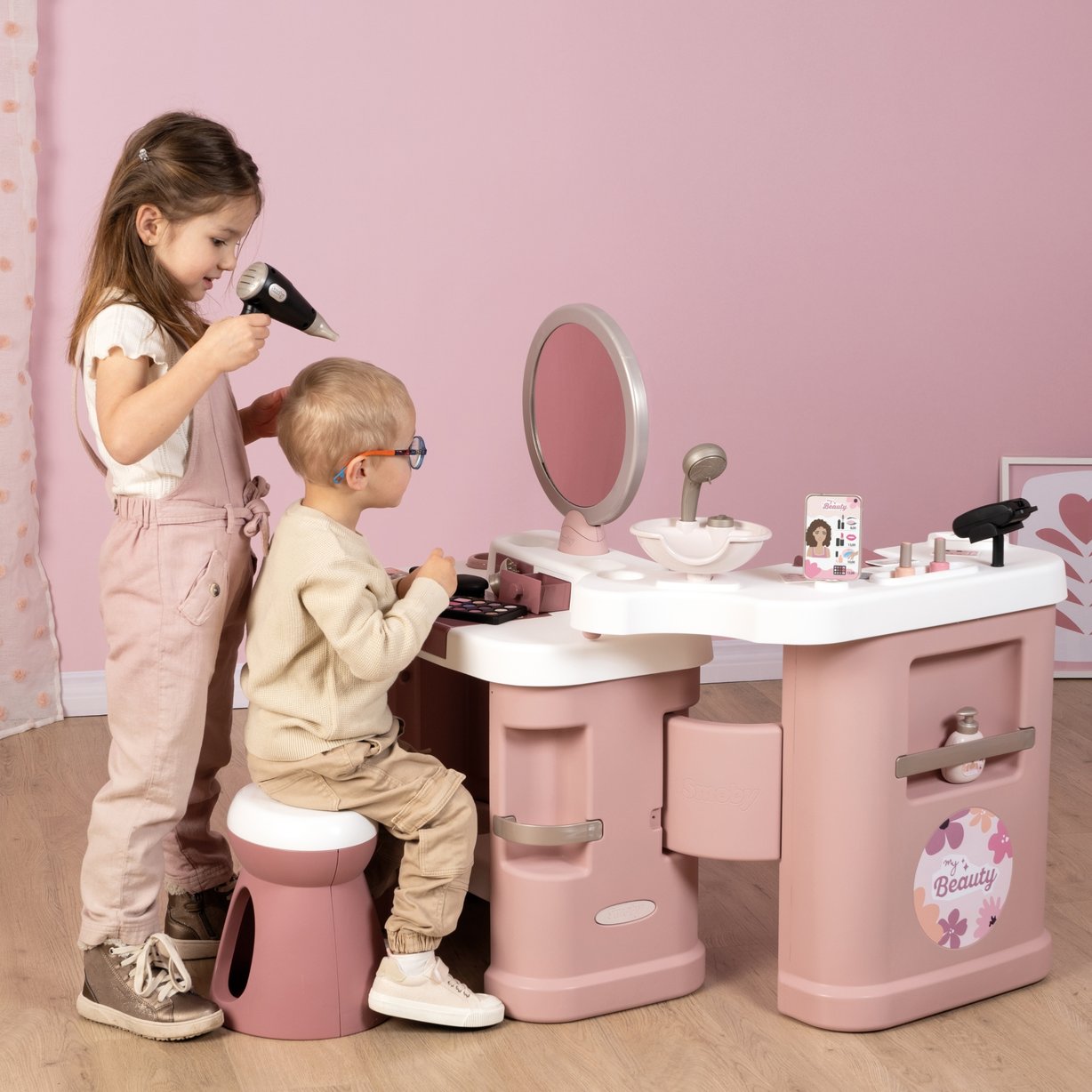 Centrum Małej Stylistki BEAUTY + 26 Akcesoriów Fryzjer i Kosmetyczka SMOBY