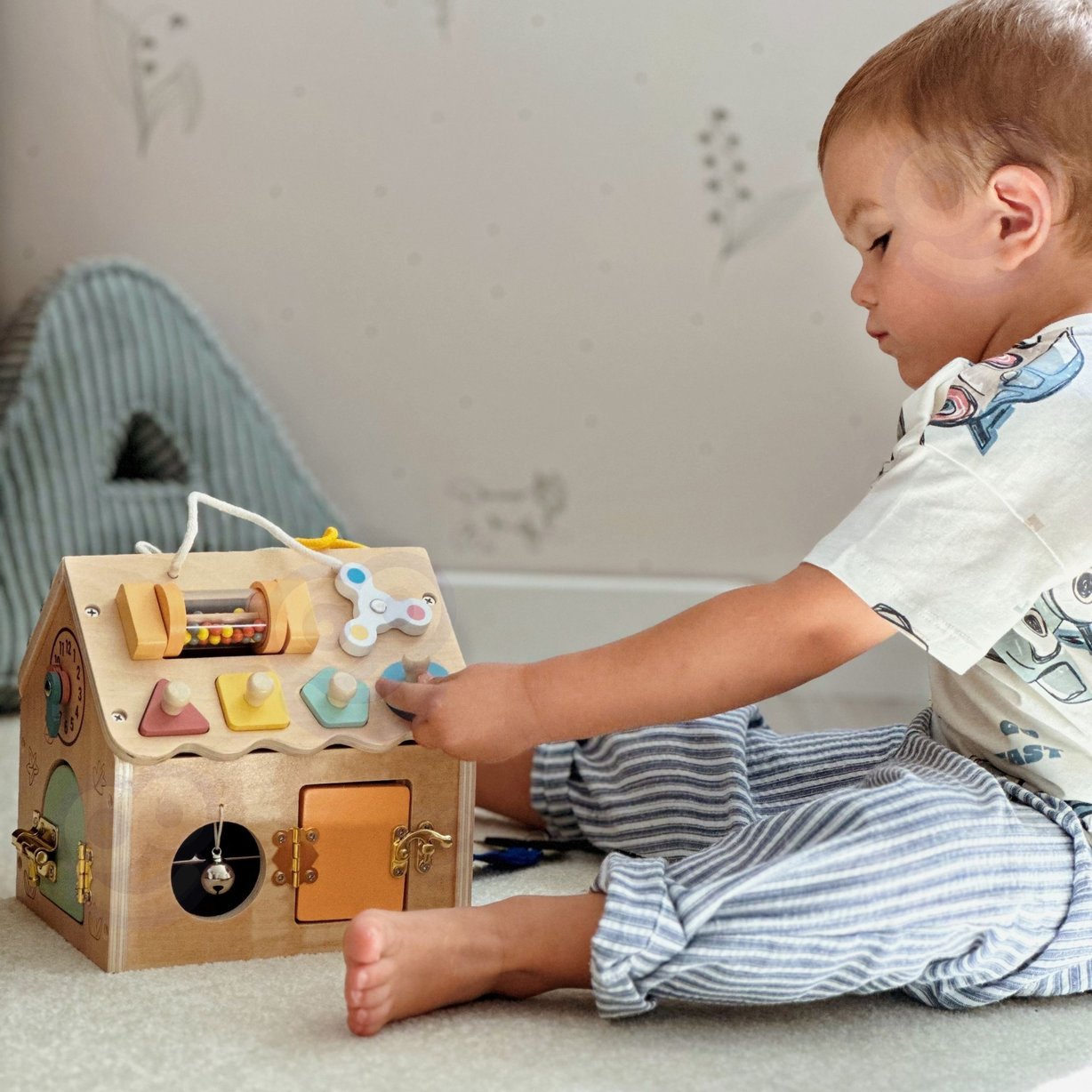 Drewniany Domek Manipulacyjny TOOKY TOY – zdjęcie 12