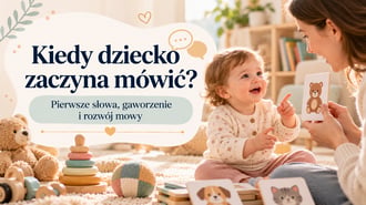 Kiedy dziecko zaczyna mówić - roześmiany maluch pokazuje palcem kartę z misiem, którą trzyma mama