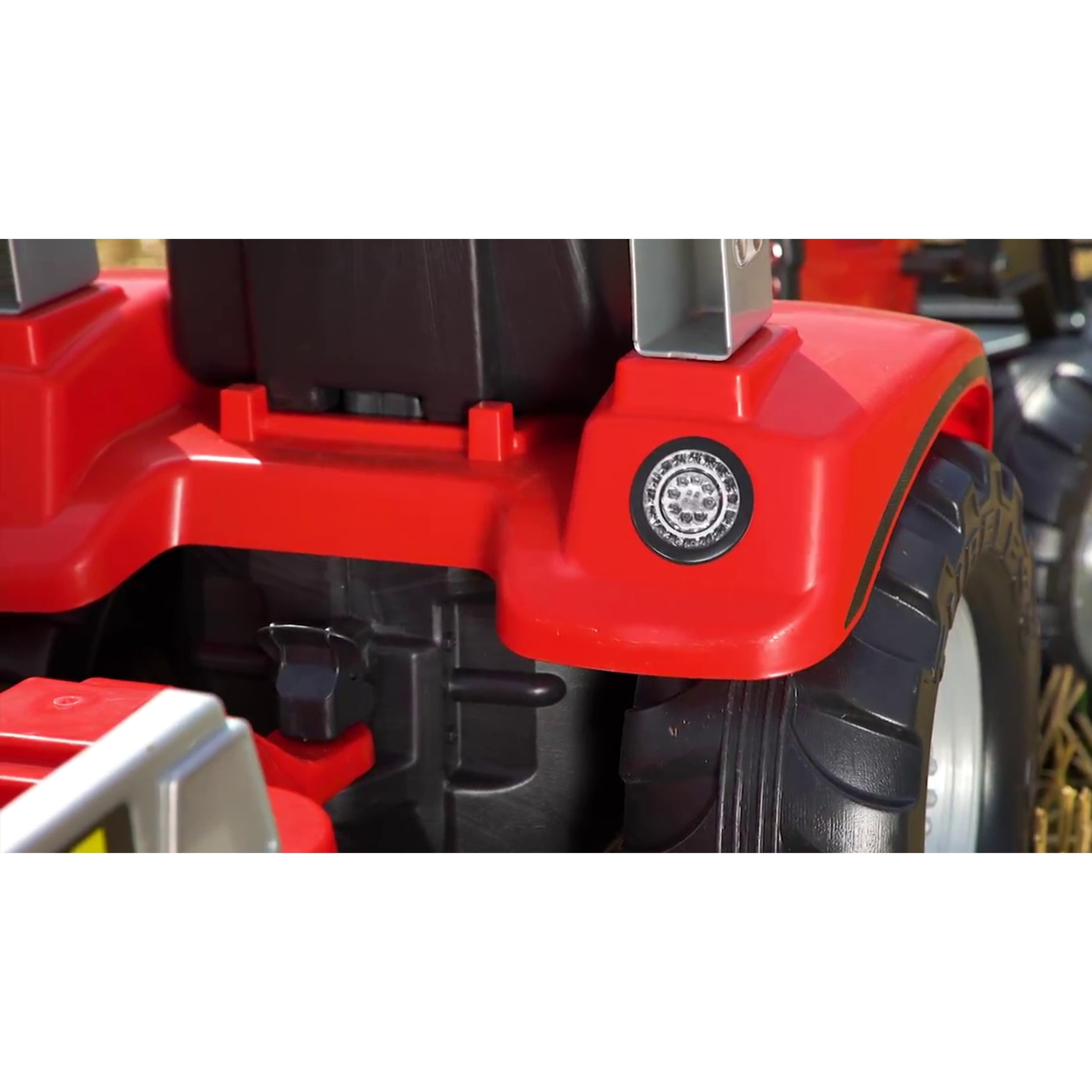 FALK Traktor Mc Cormick Czerwony na Pedały z Przyczepką od 3 Lat FALK Traktor Mc Cormick Czerwony na Pedały z Przyczepką od 3 Lat