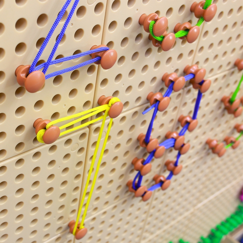MASTERKIDZ Zestaw Kołeczki i Sznurki - Do Tablicy Naukowo-Kreatywnej STEM MASTERKIDZ Zestaw Kołeczki i Sznurki - Do Tablicy Naukowo-Kreatywnej STEM