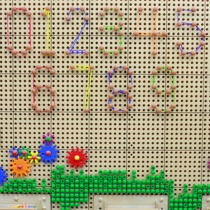 masterkidz-zestaw-koleczki-i-sznurki-kreatywna-tablica-260-elementow (6) MASTERKIDZ Zestaw Kołeczki i Sznurki - Do Tablicy Naukowo-Kreatywnej STEM