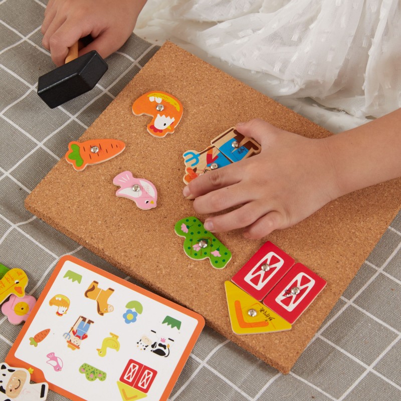 Drewniana Przybijanka Farma z Korkową Tablicą Montessori VIGA Toys Drewniana Przybijanka Farma z Korkową Tablicą Montessori VIGA Toys