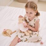 VIGA PolarB Drewniany Zestaw do Karmienia Lalki Torba - z Butelką i Śliniaczkiem