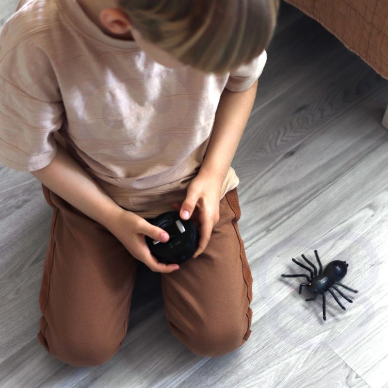 WOOPIE Pająk Interaktywny Zdalnie Sterowany Pilotem WOOPIE Pająk Interaktywny Zdalnie Sterowany Pilotem