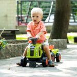 FALK Jeździk Claas 470 Arion Zielony z Przyczepką  + Zestaw do piasku FALK Jeździk Claas 470 Arion Zielony z Przyczepką  + Zestaw do piasku