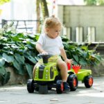 FALK Jeździk Claas 470 Arion Zielony z Przyczepką  + Zestaw do piasku FALK Jeździk Claas 470 Arion Zielony z Przyczepką  + Zestaw do piasku