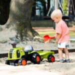 FALK Jeździk Claas 470 Arion Zielony z Przyczepką  + Zestaw do piasku FALK Jeździk Claas 470 Arion Zielony z Przyczepką  + Zestaw do piasku