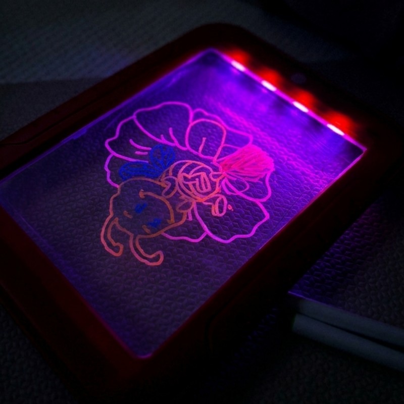 WOOPIE Magiczny Tablet Graficzny do Rysowania Neonowe Kolory WOOPIE Magiczny Tablet Graficzny do Rysowania Neonowe Kolory